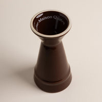 Dessous du mazagran chocolat avec logo – Atelier Maison Quatre